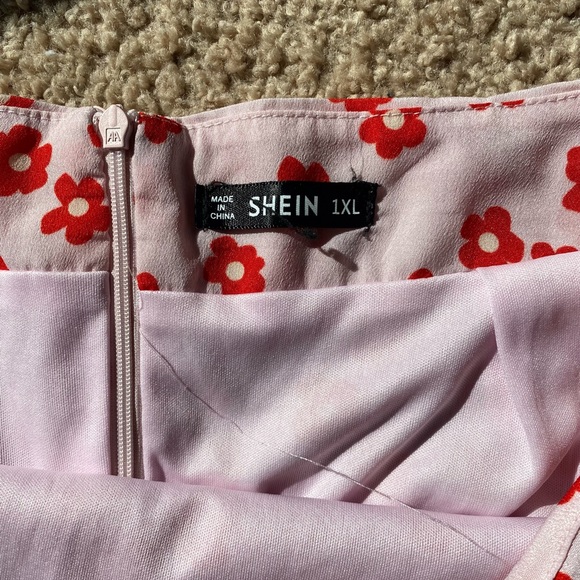 Light pink mini skirt with pink flowers 🌸 - Picture 4 of 6